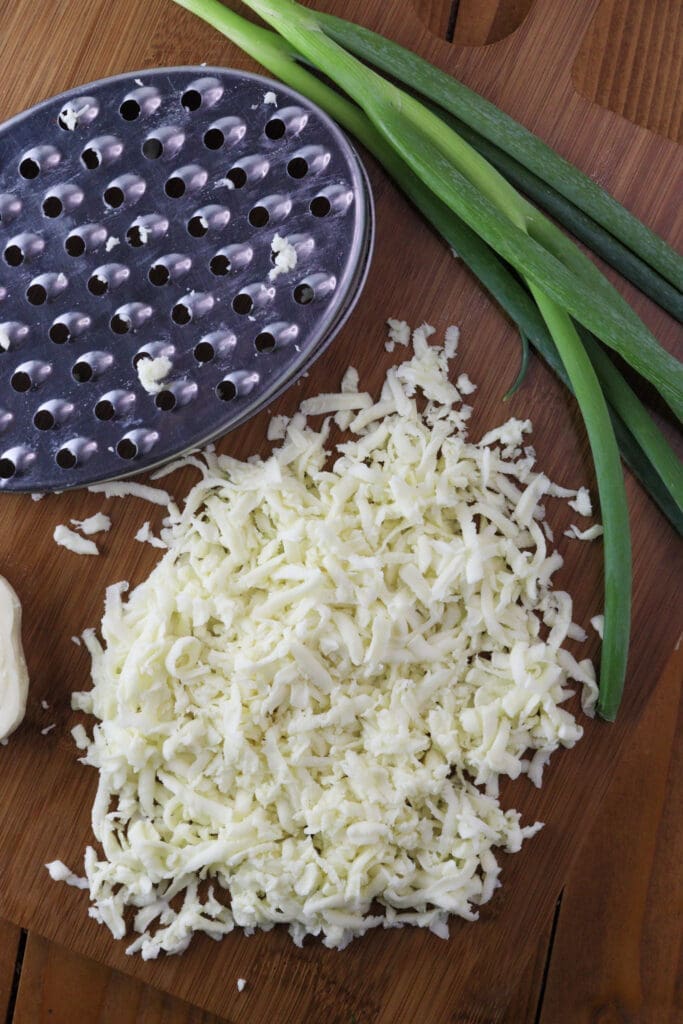 How to shred the mozarella cheese for stuffing the mushrooms